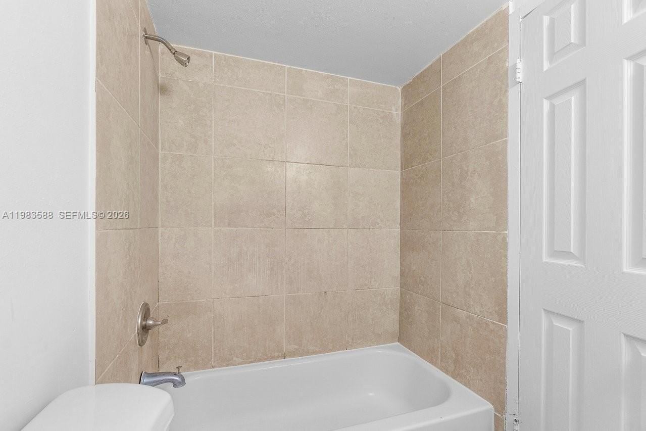1530 Crescent Cir #3 - Photo 7 of 20