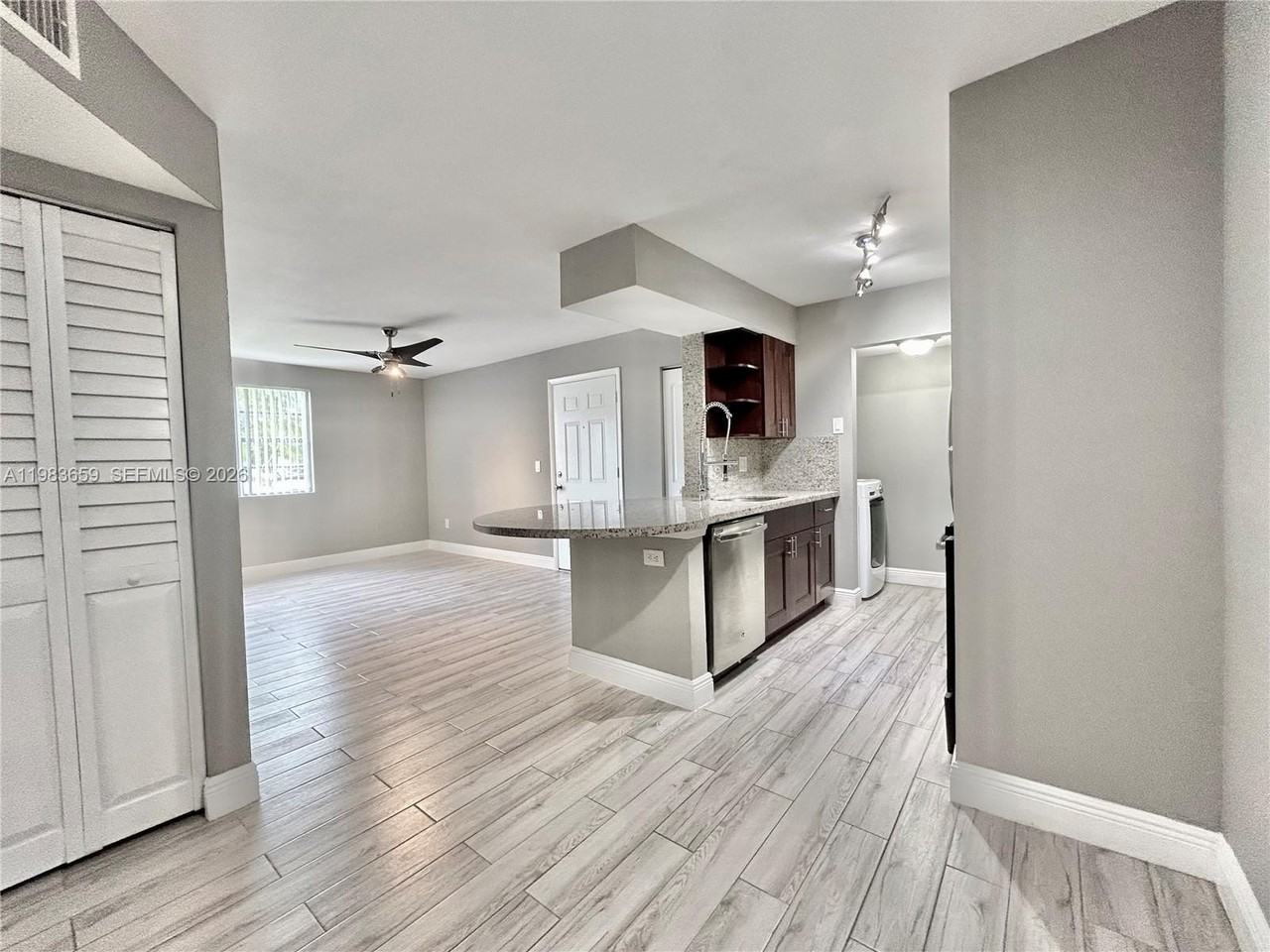 1263 Sw 46th Ave #2109 - Photo 3 of 17