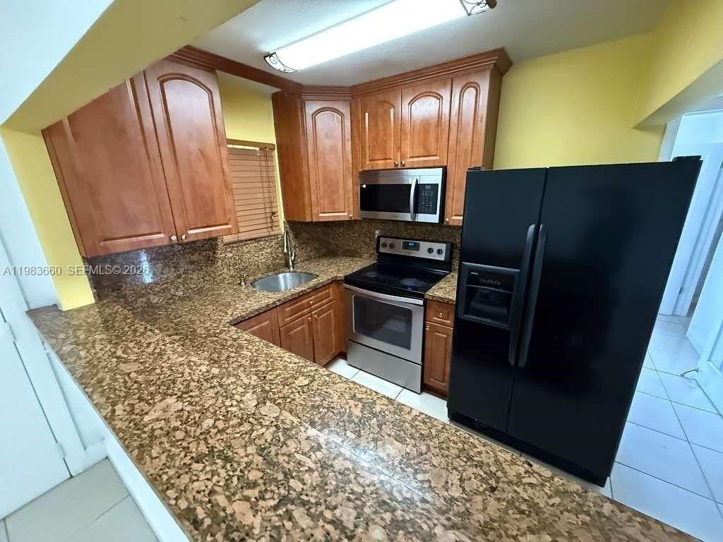 4050 Nw 135th St #16-1 - Photo 2 of 16