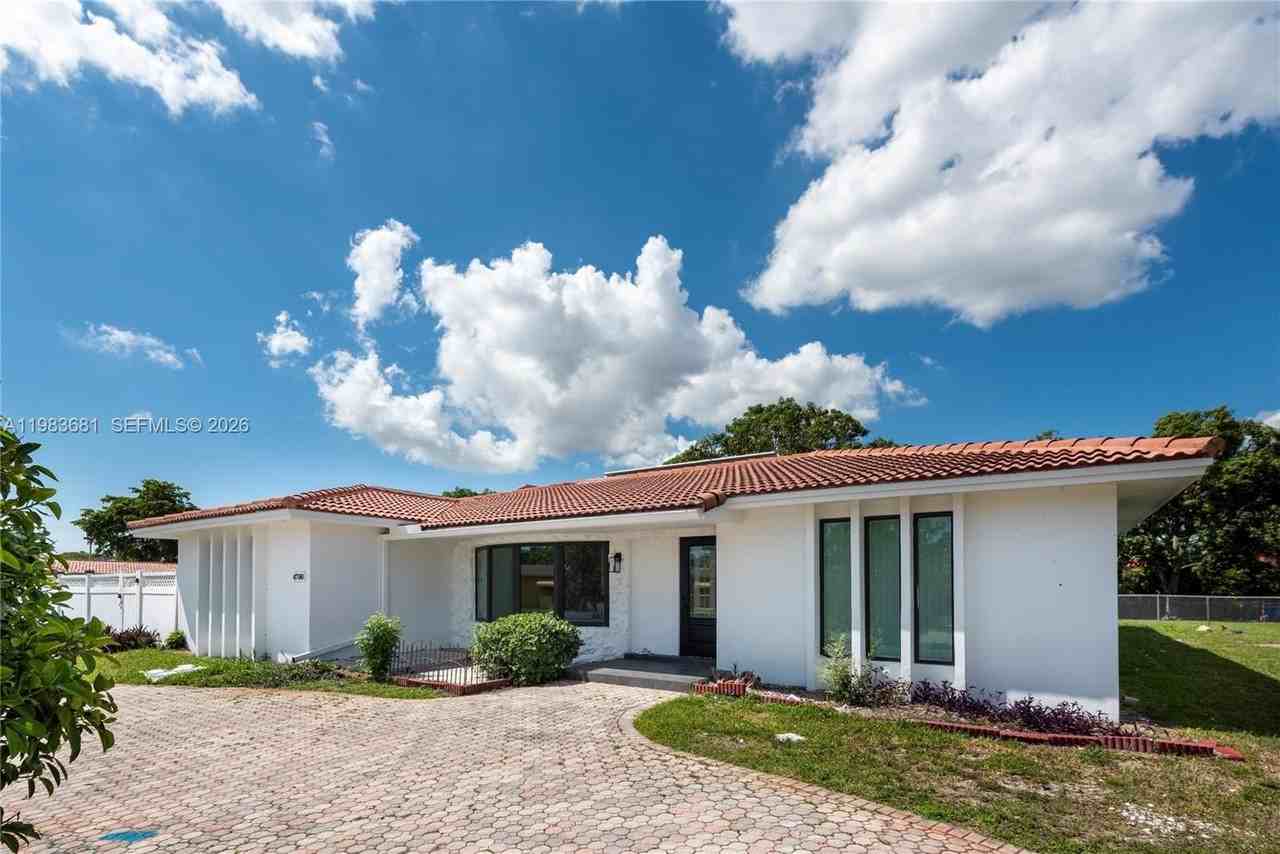 4700 Mckinley St - Photo 2 of 22