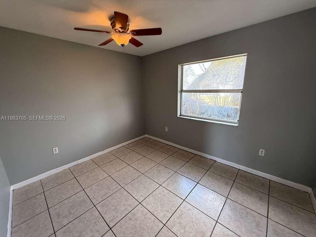 2722 Nw 22nd Ct #2 - Photo 7 of 11