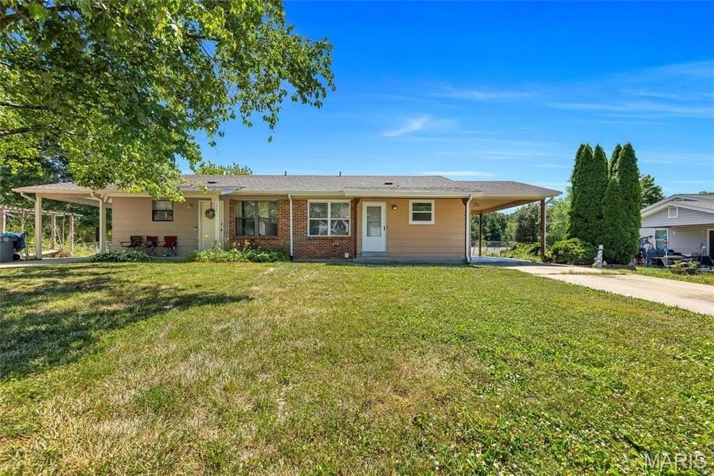 32 Laura Dr - Photo 2 of 24