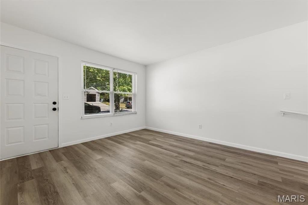 32 Laura Dr - Photo 4 of 24