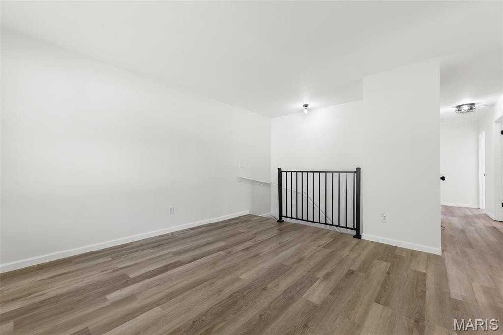 32 Laura Dr - Photo 6 of 24