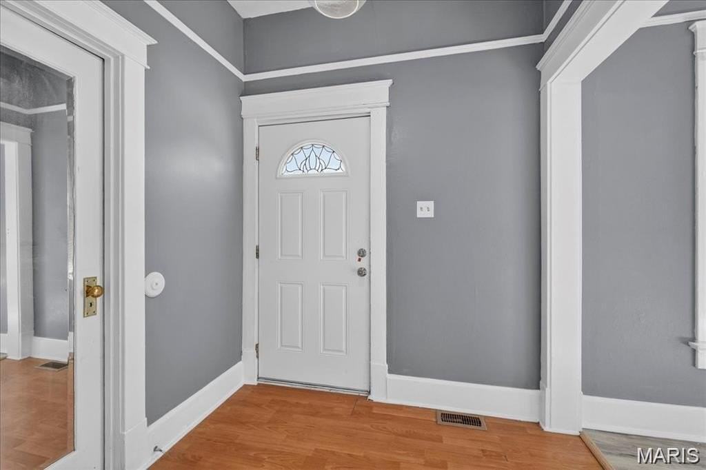 221 Lebanon Ave - Photo 4 of 30