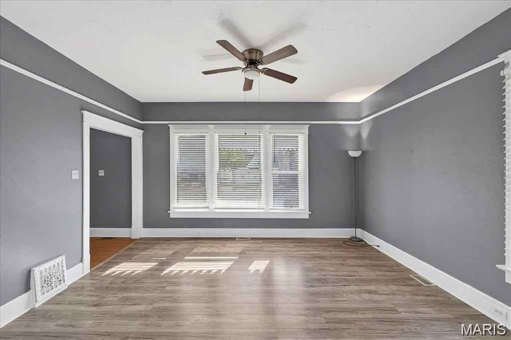 221 Lebanon Ave - Photo 6 of 30