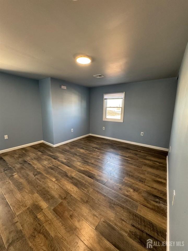 150 Fabyan Pl #152 - Photo 7 of 18