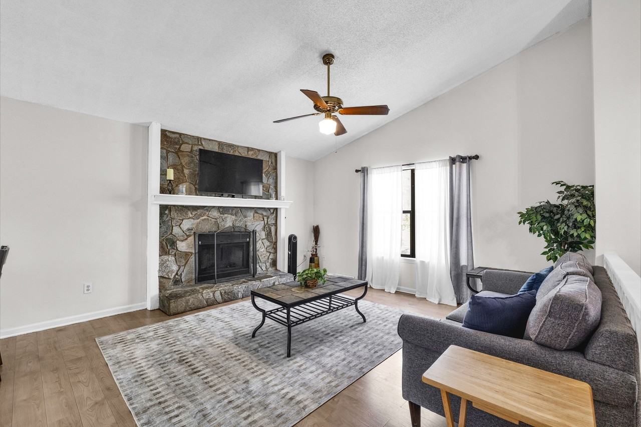 6530 Thamesmead Ln #1 - Photo 4 of 28