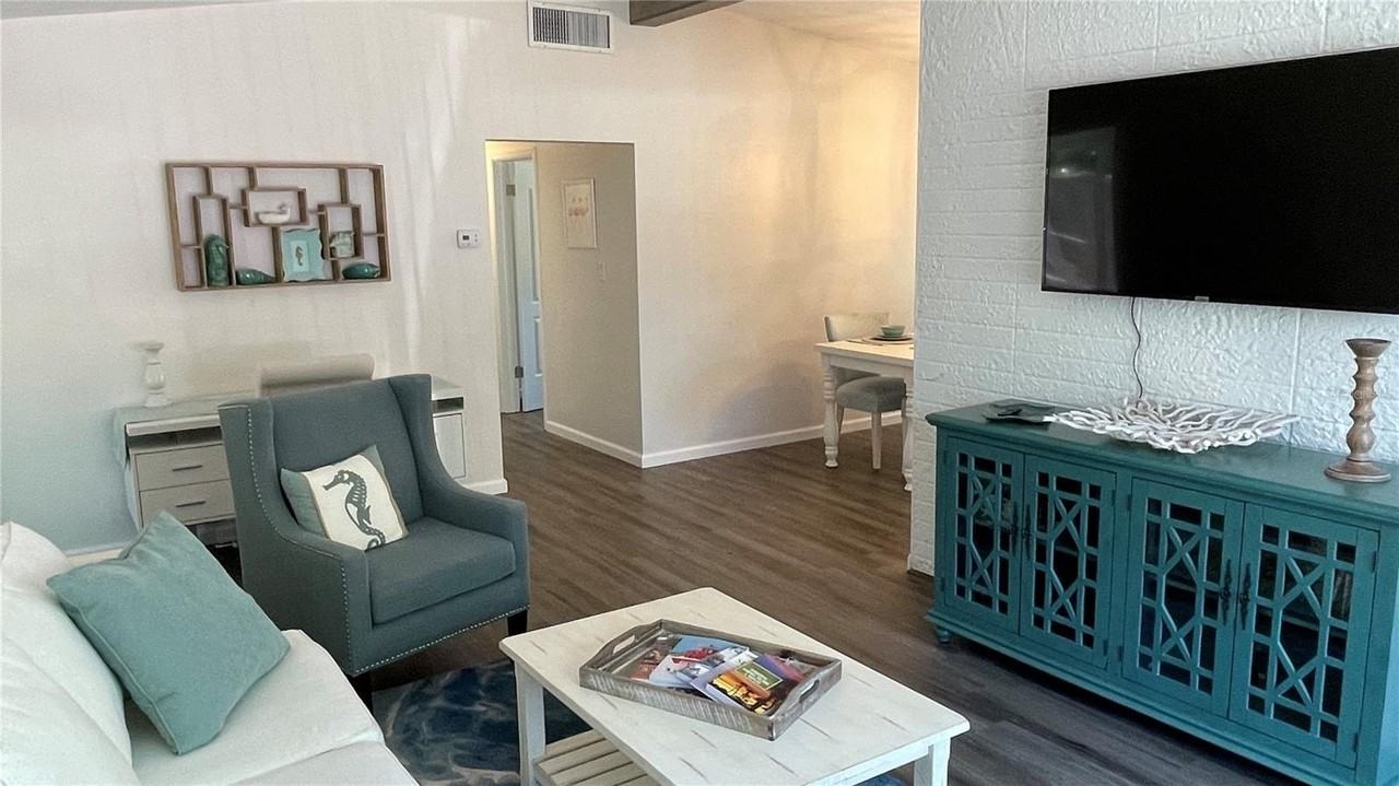 2504 S Milmar Dr - Photo 3 of 35