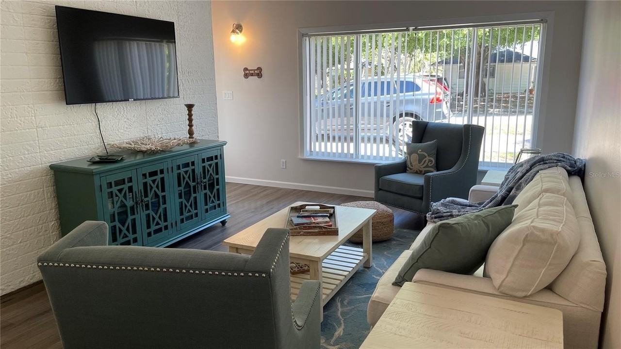 2504 S Milmar Dr - Photo 4 of 35