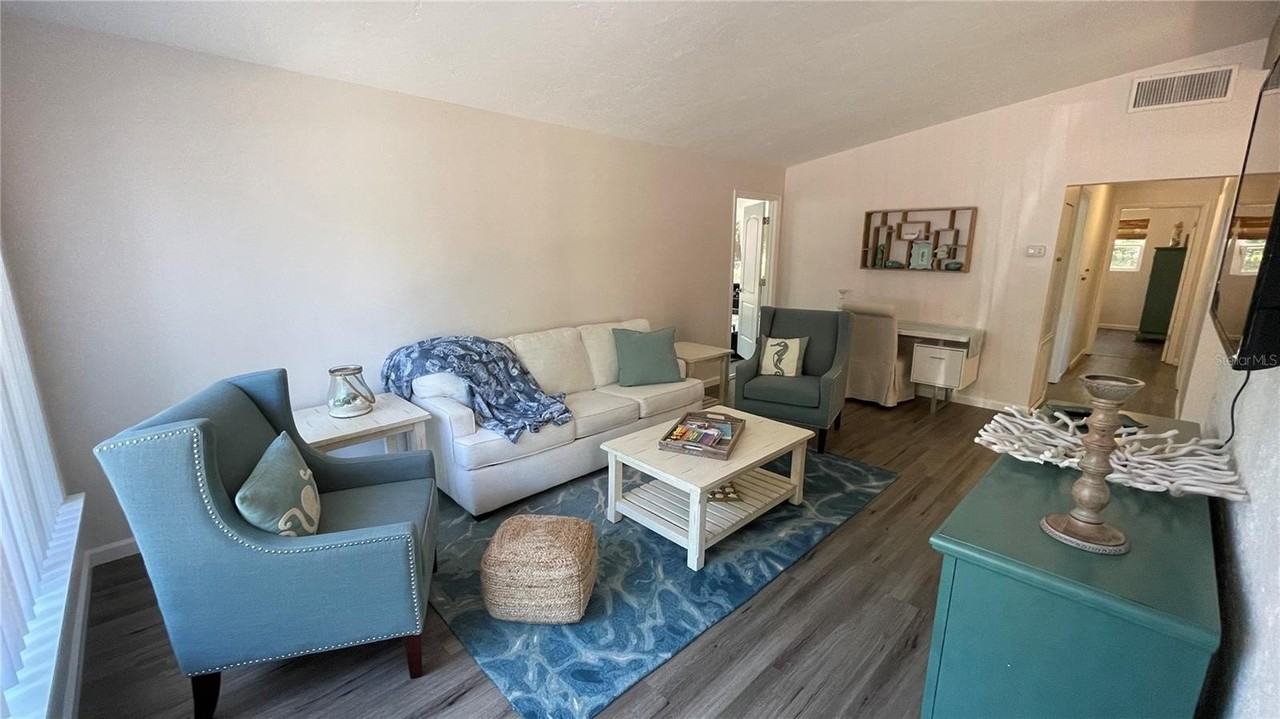 2504 S Milmar Dr - Photo 5 of 35