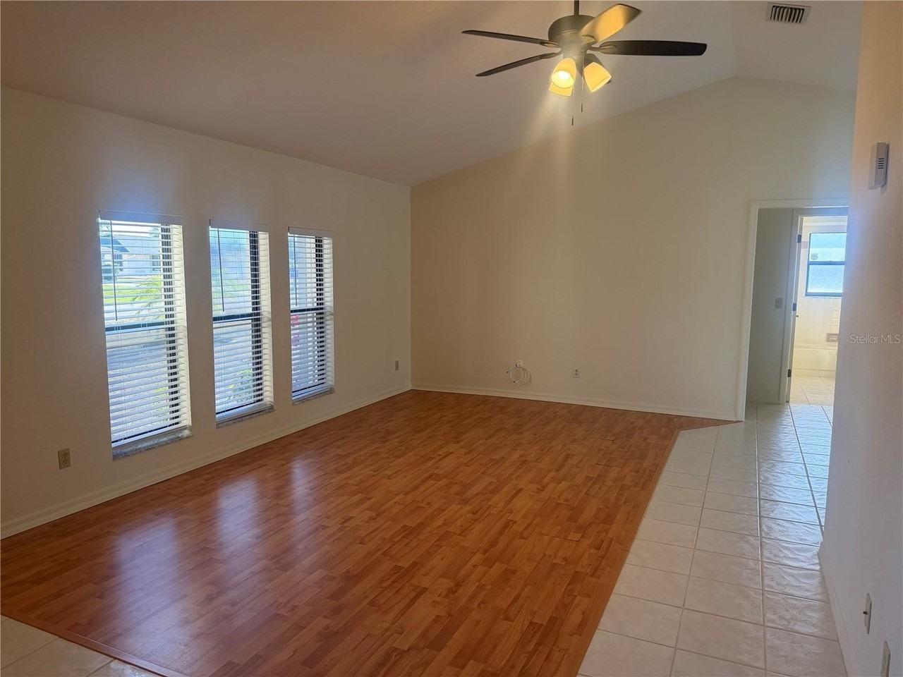 1612 Blue Lake Cir - Photo 5 of 21