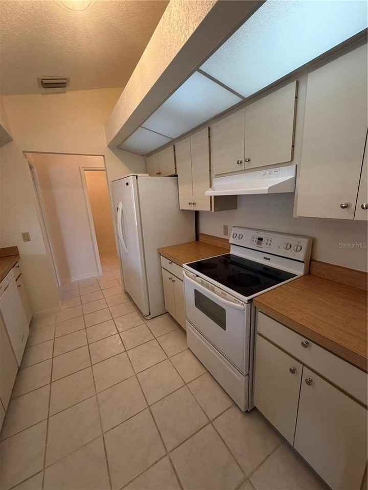 1612 Blue Lake Cir - Photo 7 of 21