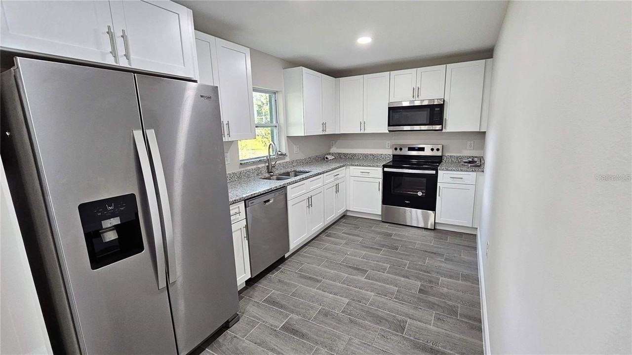 602 Lime Ave - Photo 5 of 16