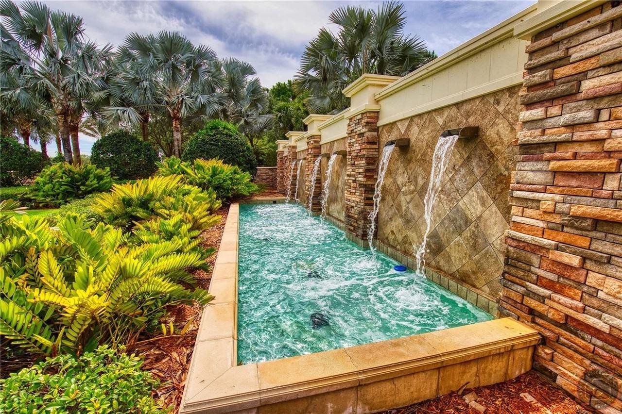 10187 Crooked Creek Dr - Photo 4 of 44