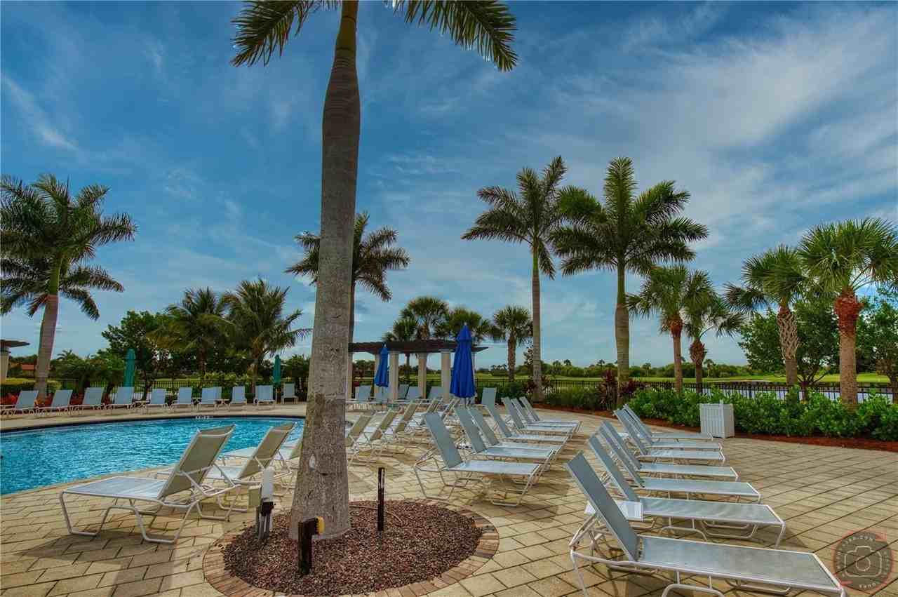 10187 Crooked Creek Dr - Photo 7 of 44