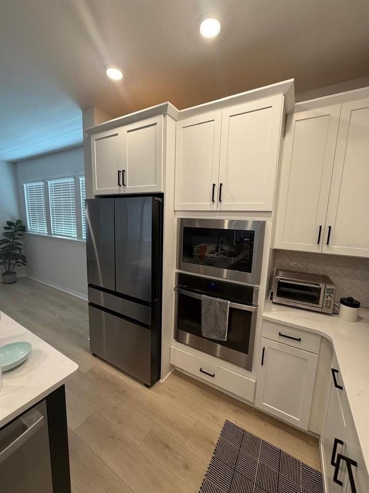 3077 Voyager Ave - Photo 4 of 16