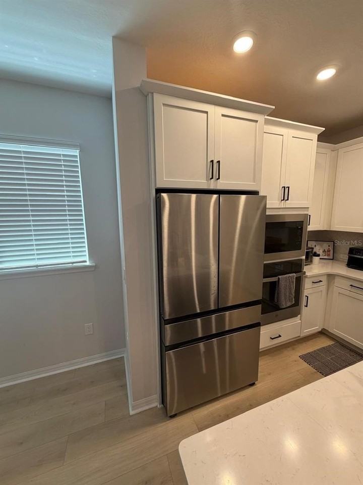 3077 Voyager Ave - Photo 5 of 16