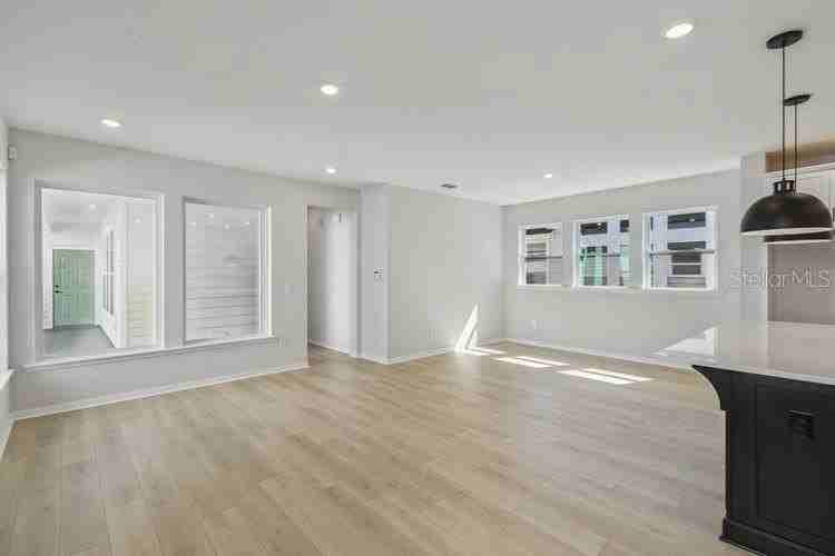 3077 Voyager Ave - Photo 6 of 16