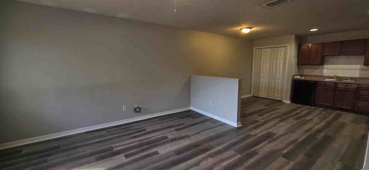 2911 Se 52nd Ave #3 - Photo 3 of 9