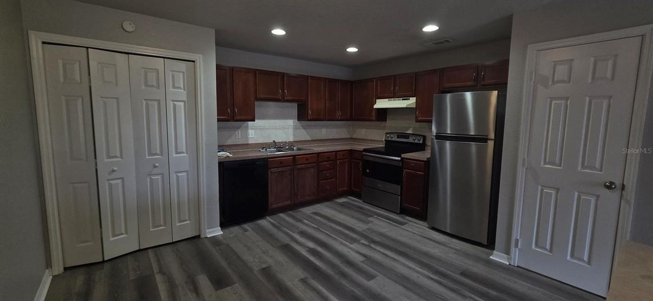 2911 Se 52nd Ave #3 - Photo 4 of 9