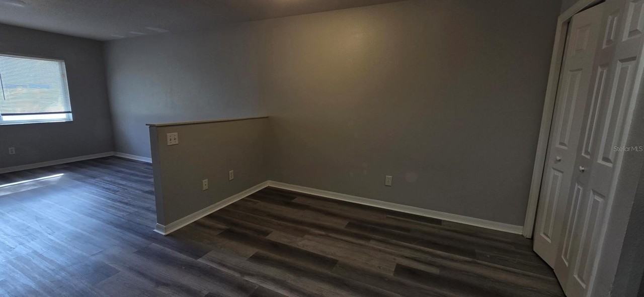 2911 Se 52nd Ave #3 - Photo 5 of 9