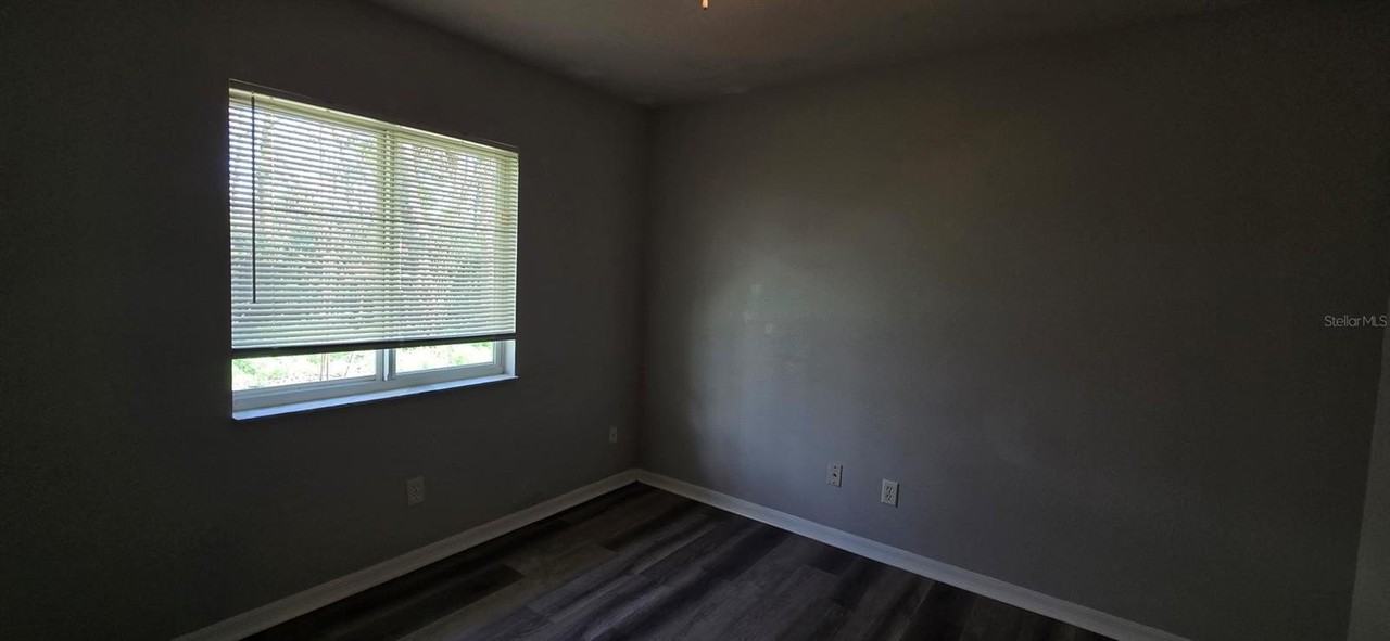 2911 Se 52nd Ave #3 - Photo 7 of 9