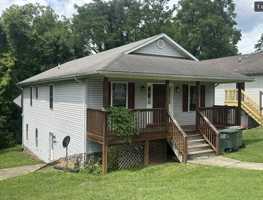 featured image of 691 Lee St #1