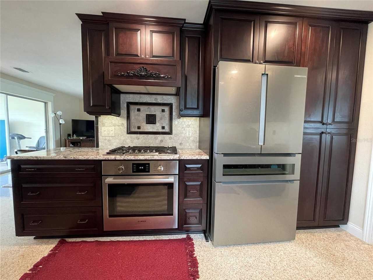 17045 Dolphin Dr - Photo 5 of 46