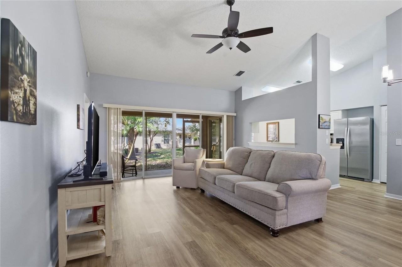 1221 Wolford Dr - Photo 4 of 50