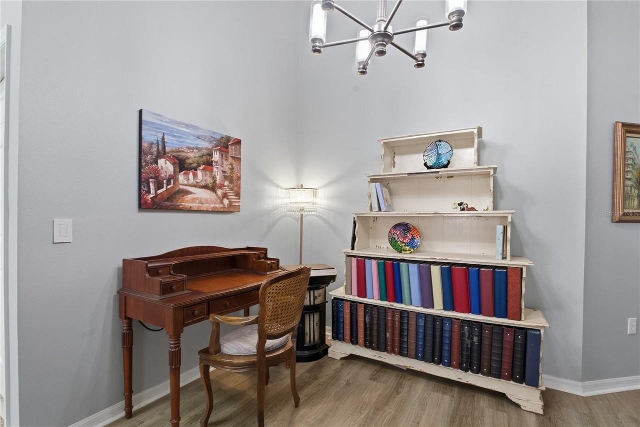 1221 Wolford Dr - Photo 7 of 50