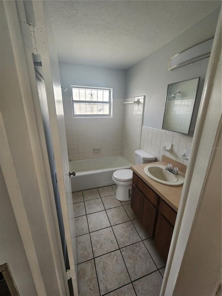 906 E 108th Ave - Photo 6 of 12