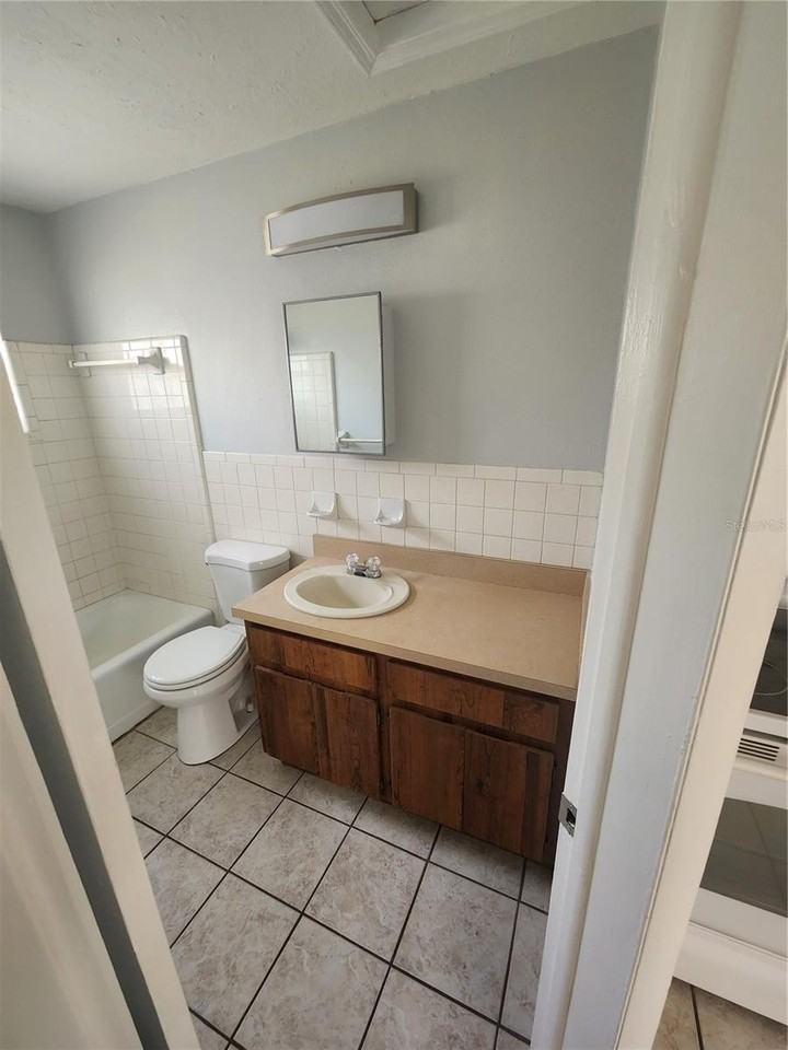 906 E 108th Ave - Photo 7 of 12