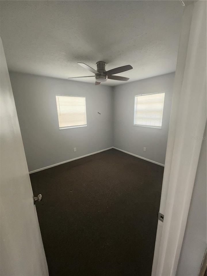 906 E 108th Ave - Photo 7 of 11