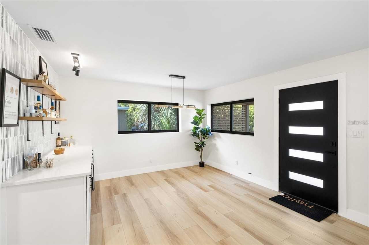 4412 W Trilby Ave - Photo 5 of 50