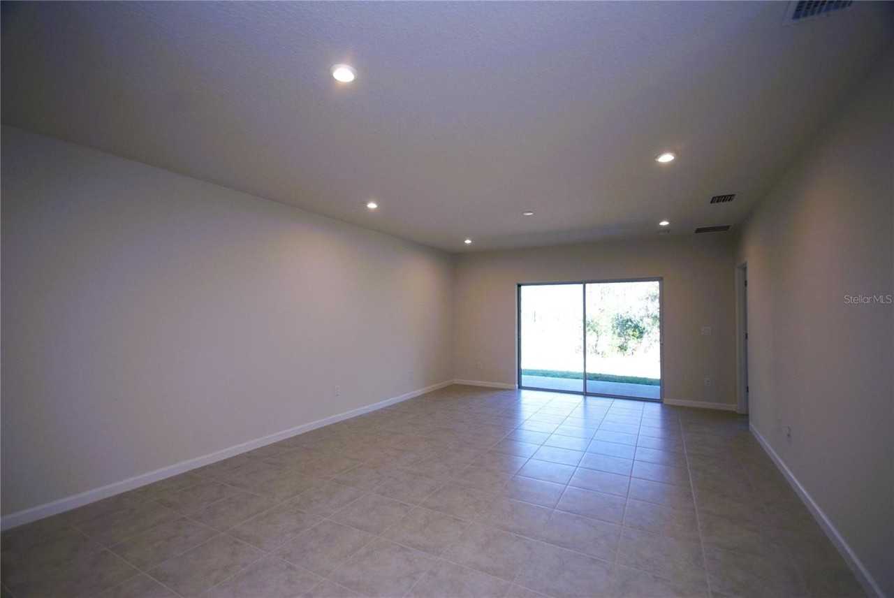 18267 Turning Leaf Cir - Photo 4 of 23