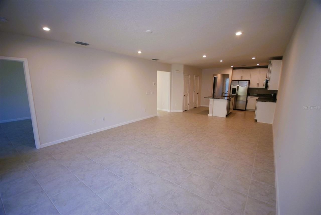 18267 Turning Leaf Cir - Photo 5 of 23