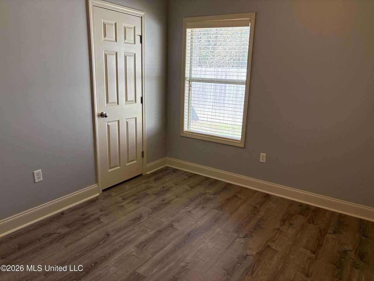 620 Lexington Dr - Photo 6 of 10