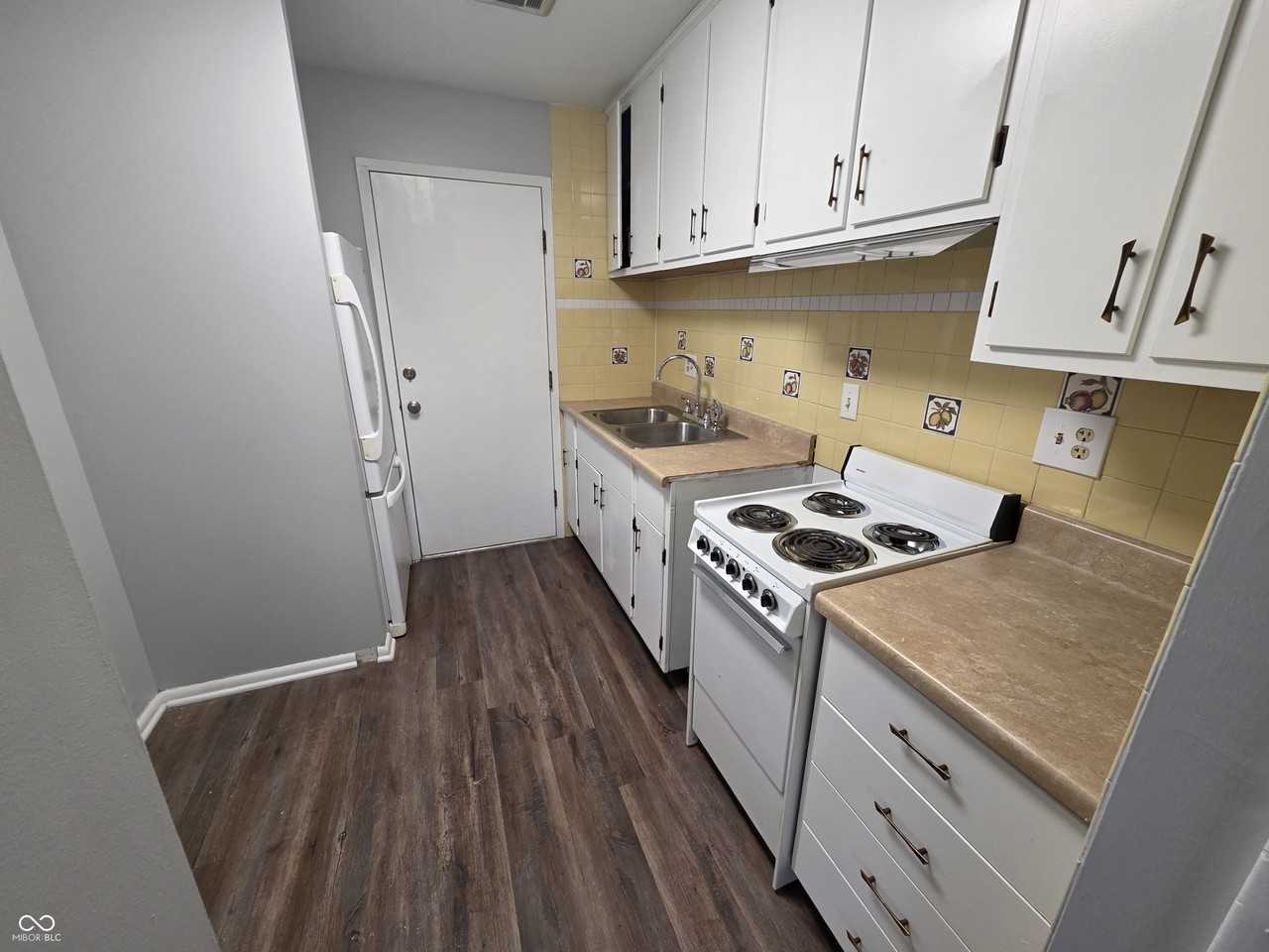 3805 Biscayne Rd - Photo 6 of 11