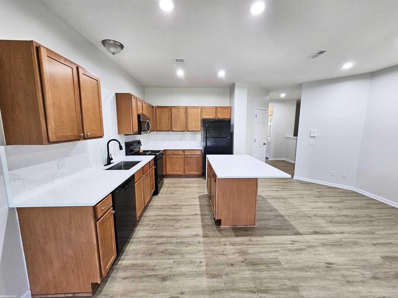 7867 24 Mile Rd - Photo 2 of 23