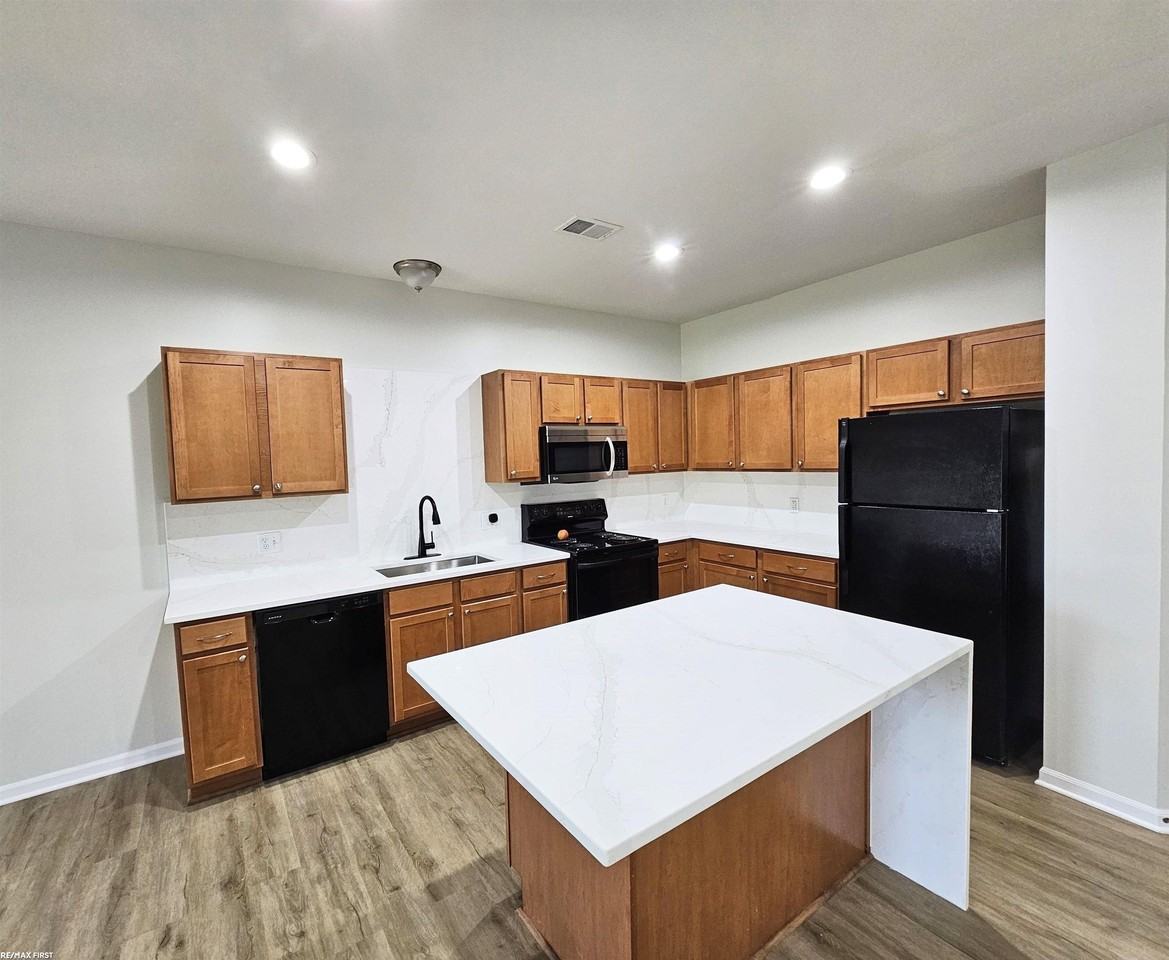 7867 24 Mile Rd - Photo 3 of 23