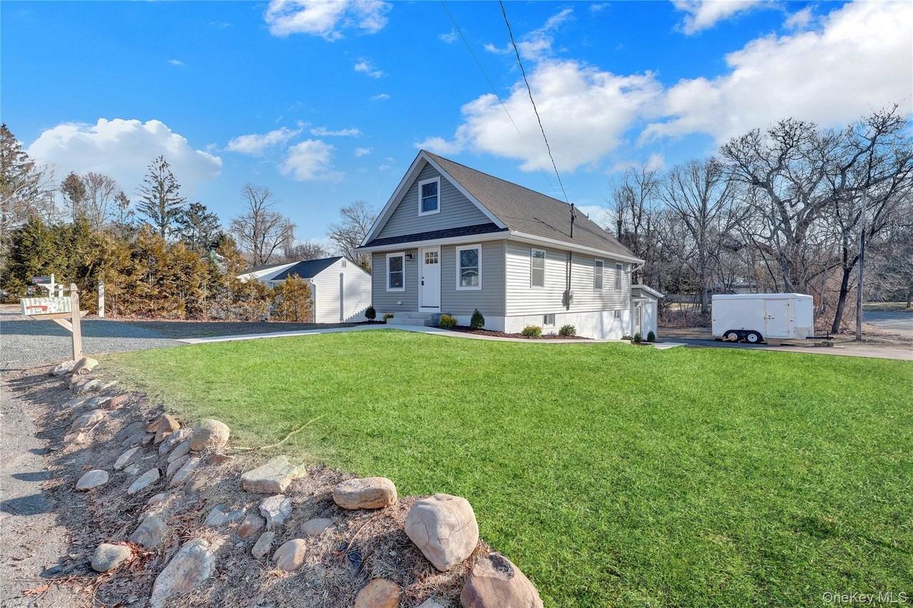 37 Gould Rd - Photo 4 of 34