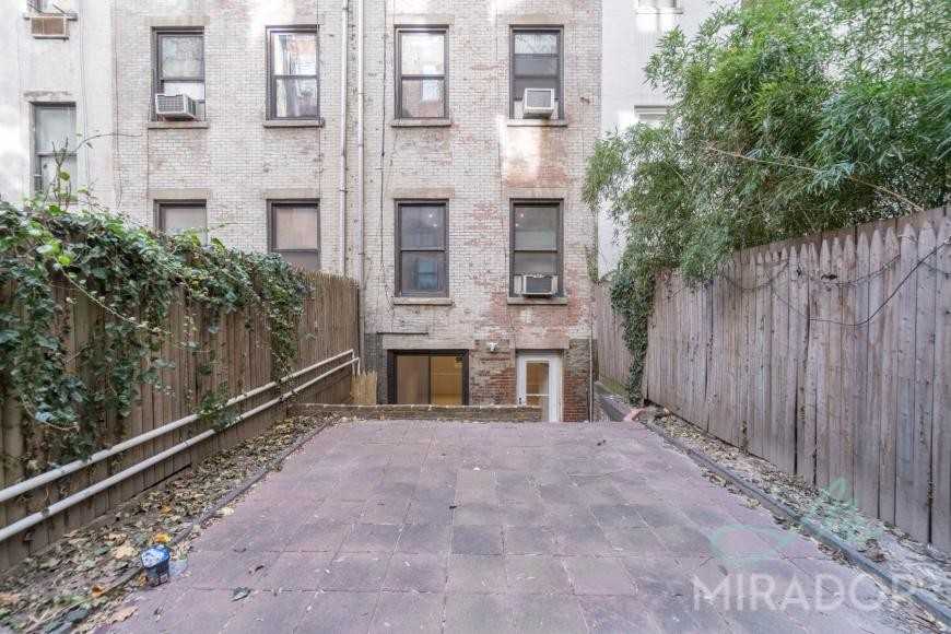 39 W 16th St