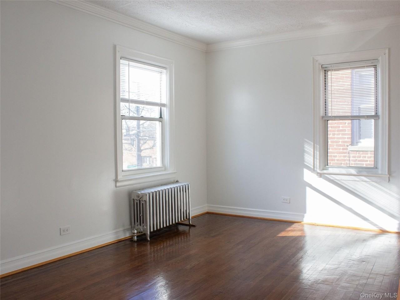 2863 Coddington Ave - Photo 2 of 40