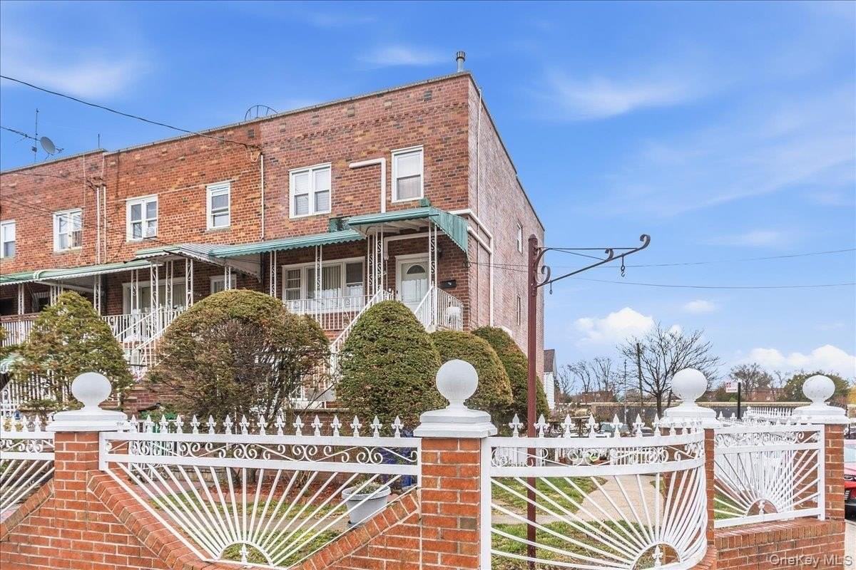 8904 Avenue J unit: Lower - Photo 2 of 15