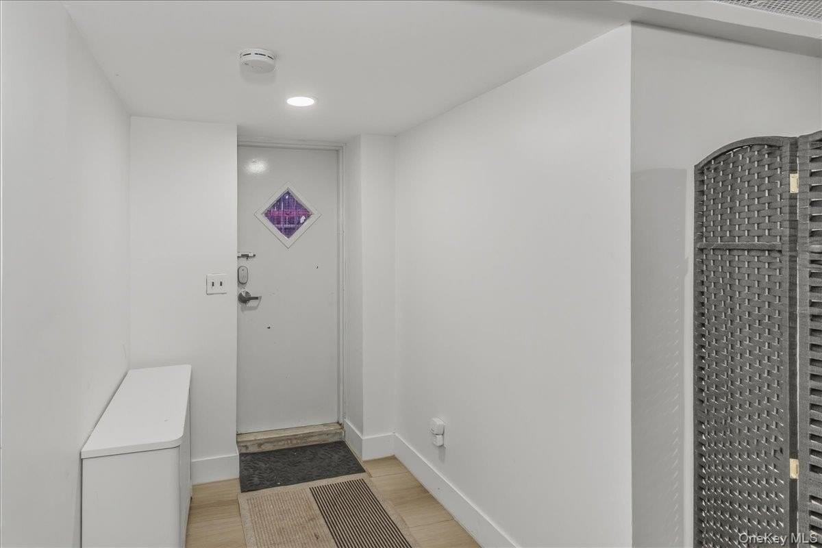 8904 Avenue J unit: Lower - Photo 4 of 15