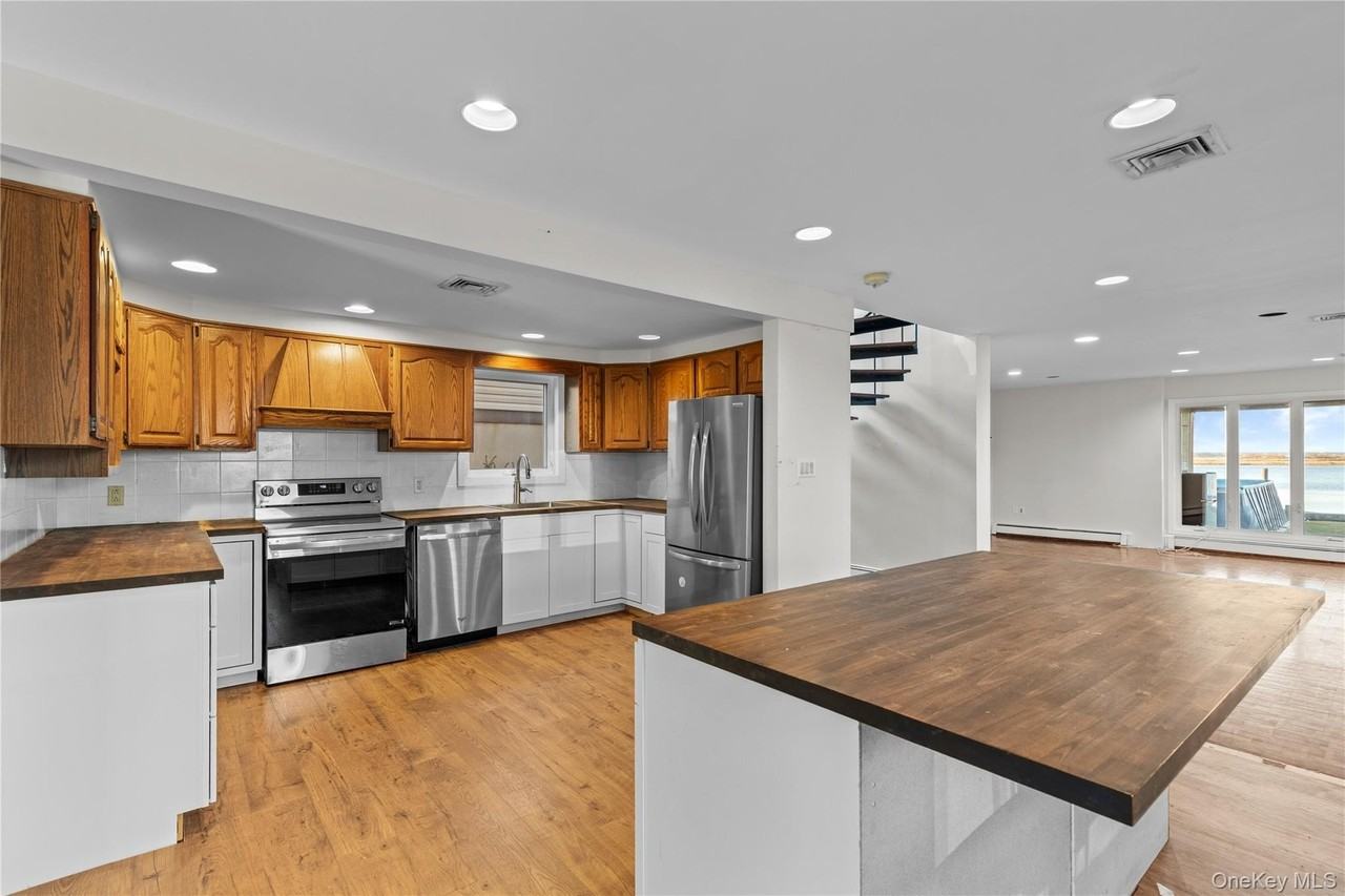 115 Maryland Ave - Photo 6 of 31