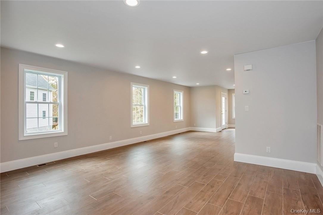 237 Tomahawk St Apt 3 - Photo 2 of 22