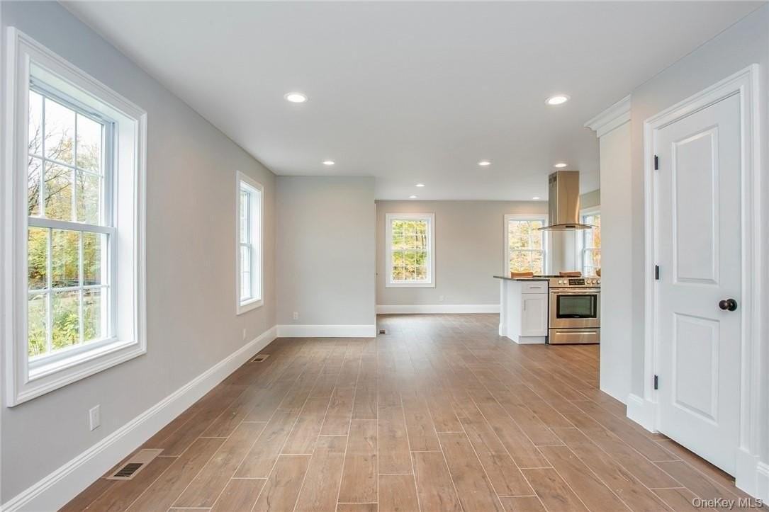 237 Tomahawk St Apt 3 - Photo 3 of 22