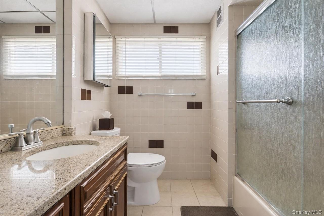 1716 Camp Ave - Photo 5 of 9